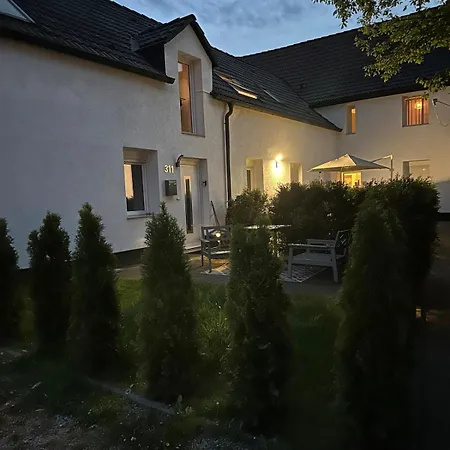 Moderne Schicke Dachgeschosswohnung 15 Min Bis Duesseldorf Appartement