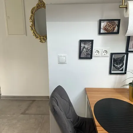 Moderne Schicke Dachgeschosswohnung 15 Min Bis Duesseldorf Lägenhet *