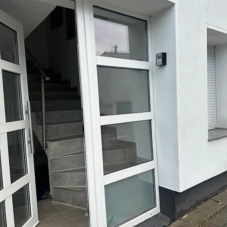 Moderne Schicke Dachgeschosswohnung 15 Min Bis Duesseldorf