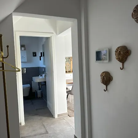 Apartamento Moderne Schicke Dachgeschosswohnung 15 Min Bis Duesseldorf Duisburgo