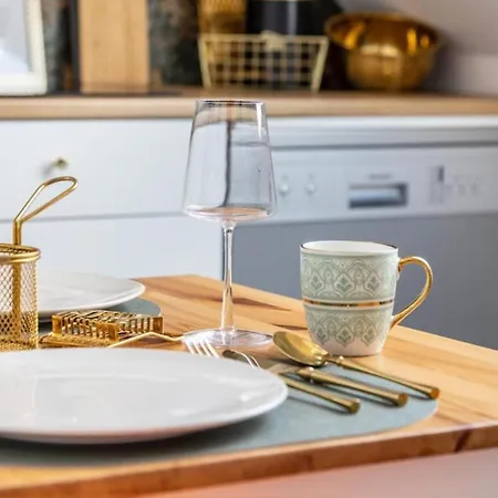 Moderne Schicke Dachgeschosswohnung 15 Min Bis Duesseldorf Lägenhet *