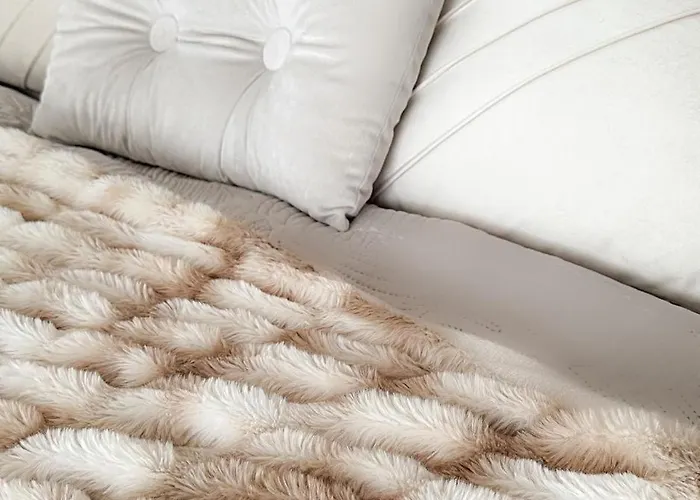 Apartment Moderne Schicke Dachgeschosswohnung 15 Min Bis Duesseldorf Duisburg