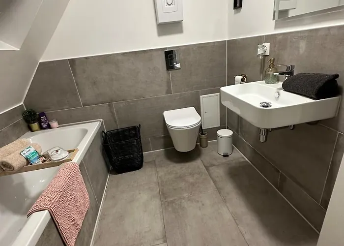 Moderne Schicke Dachgeschosswohnung 15 Min Bis Duesseldorf * Duisburg