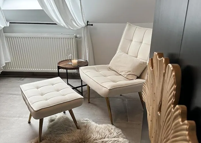 Moderne Schicke Dachgeschosswohnung 15 Min Bis Duesseldorf Apartment